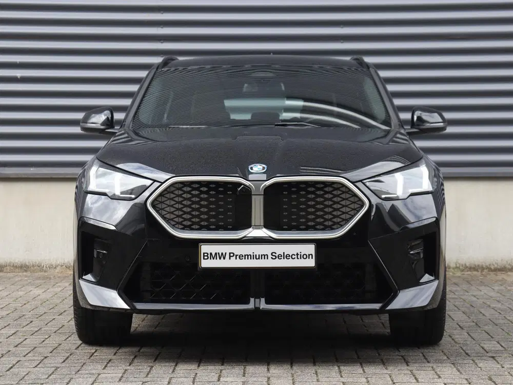 BMW iX2 eDrive20 uit 2025, foto 3