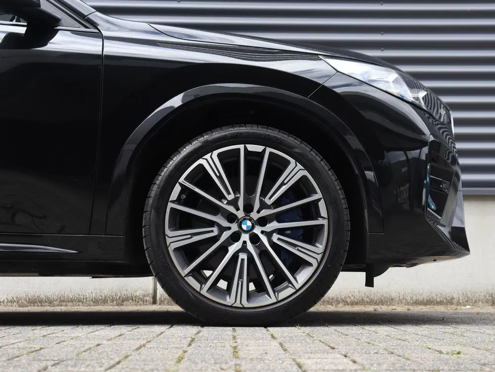 BMW iX2 eDrive20 uit 2025, foto 6