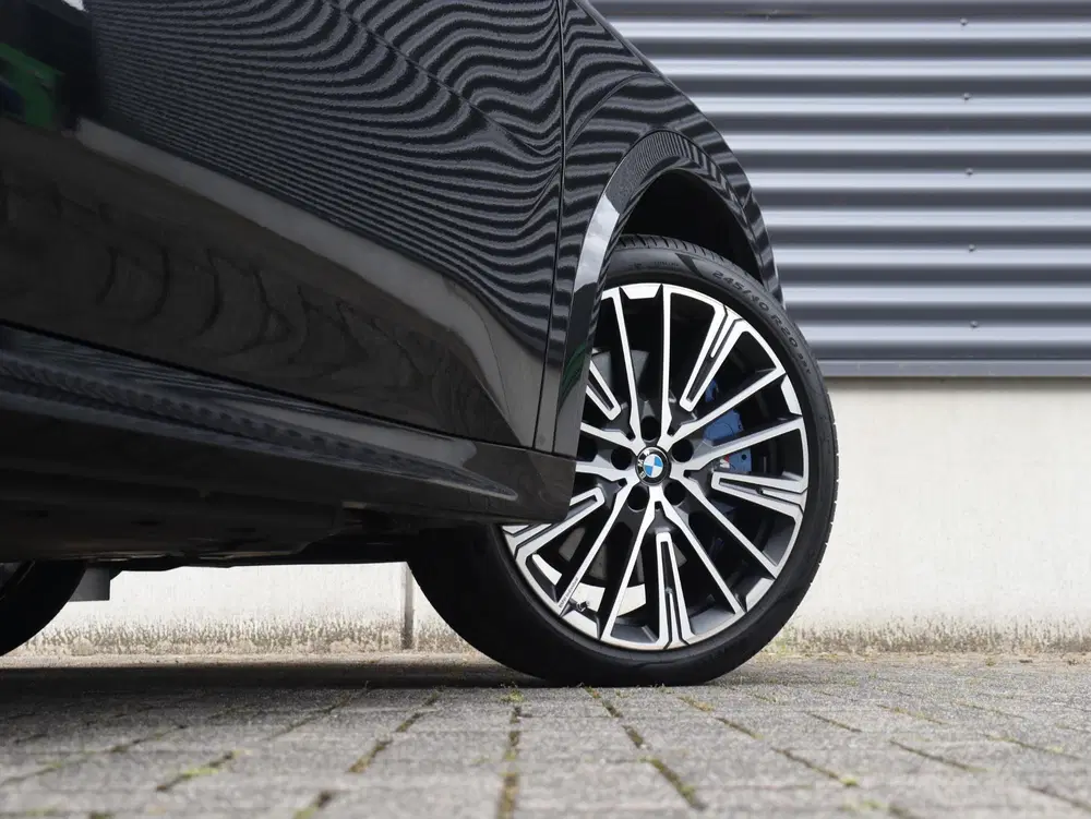 BMW iX2 eDrive20 uit 2025, foto 7
