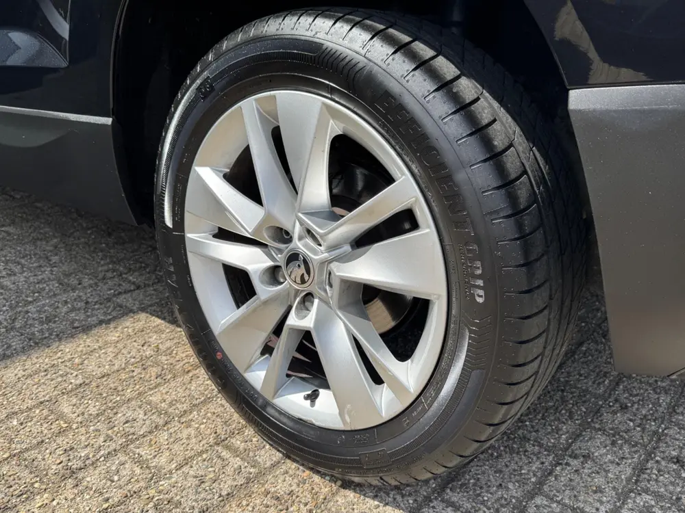 Skoda Karoq 1.5 TSI ACT Ambition Business uit 2019, foto 19