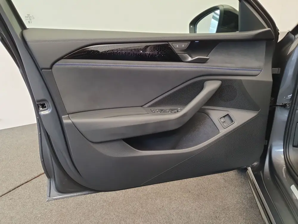 Volkswagen Passat Variant 1.5 eHybrid 272pk DSG/AUT R-Line W uit 2025, foto 20