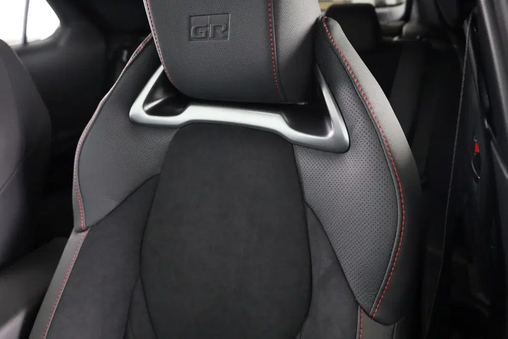 Toyota C-HR 2.0 Plug-in Hybrid 220 Black Edition (bj 2 uit 2026, foto 16