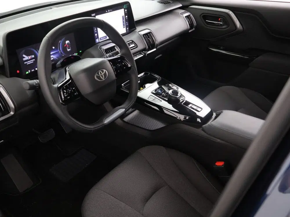 Toyota Urban Cruiser Dynamic 61 kWh *NIEUW* (bj 2026) uit 2026, foto 17