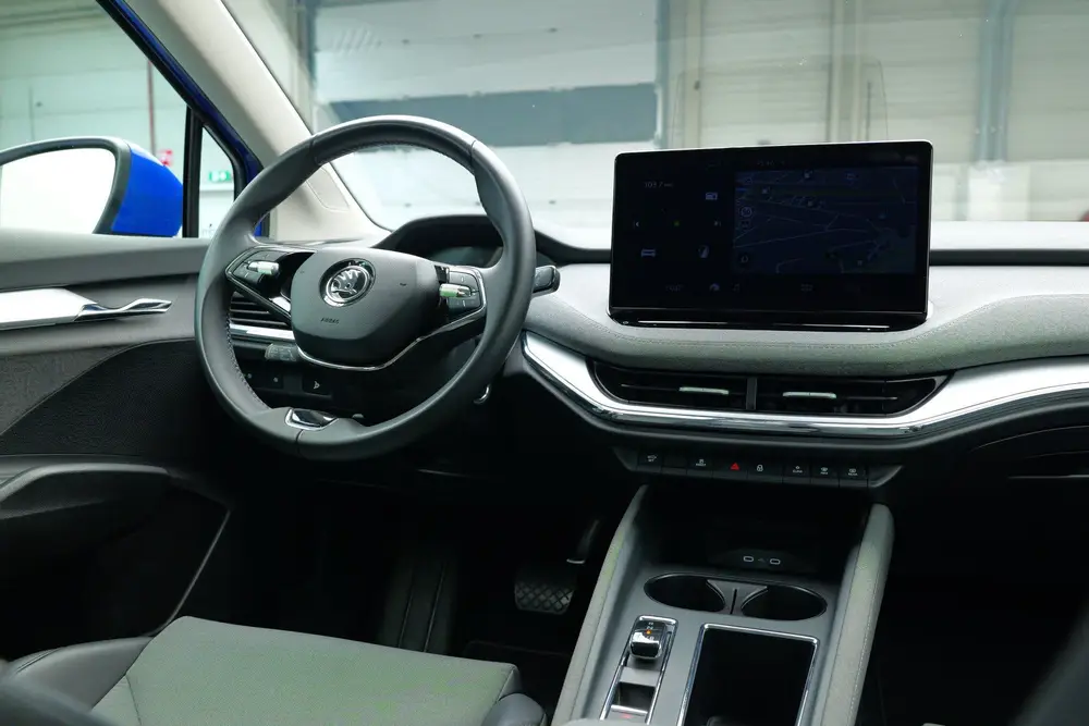 Skoda Enyaq 50 Loft uit 2023, foto 4
