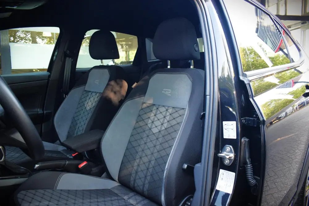 Volkswagen Taigo 1.0 TSI R-Line DSG IQ|NAVIGATIE|CARPLAY uit 2025, foto 3
