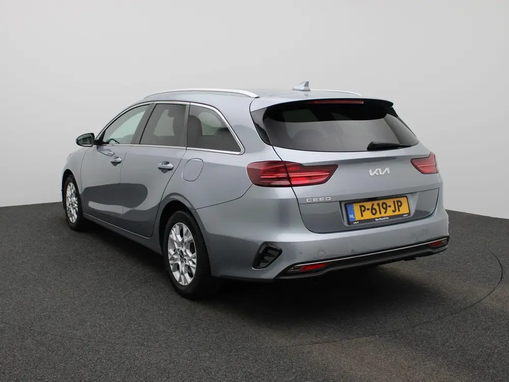 Kia Ceed 1.0 T-GDi MHEV DynamicPlusLine uit 2022, foto 2