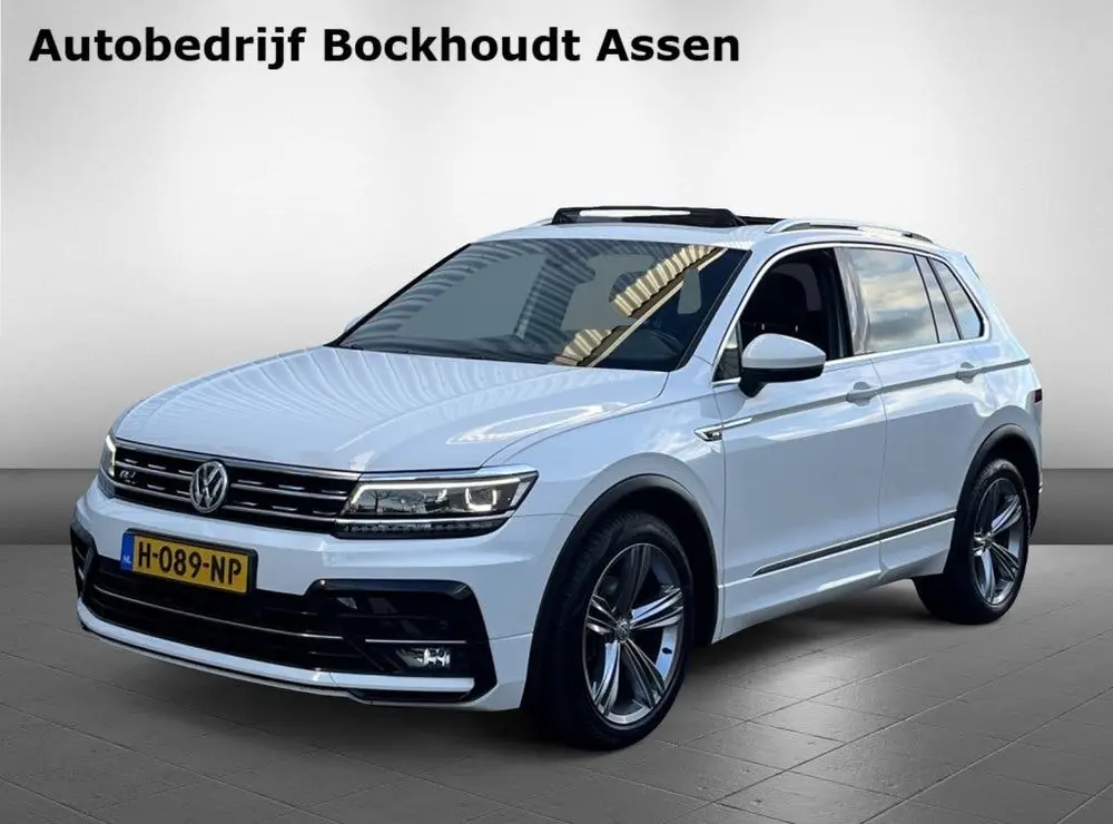 Volkswagen Tiguan 1.5 TSI Highline Business R | Panorama Dak uit 2020