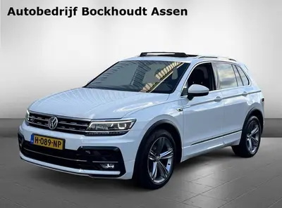 Volkswagen Tiguan 1.5 TSI Highline Business R | Panorama Dak uit 2020