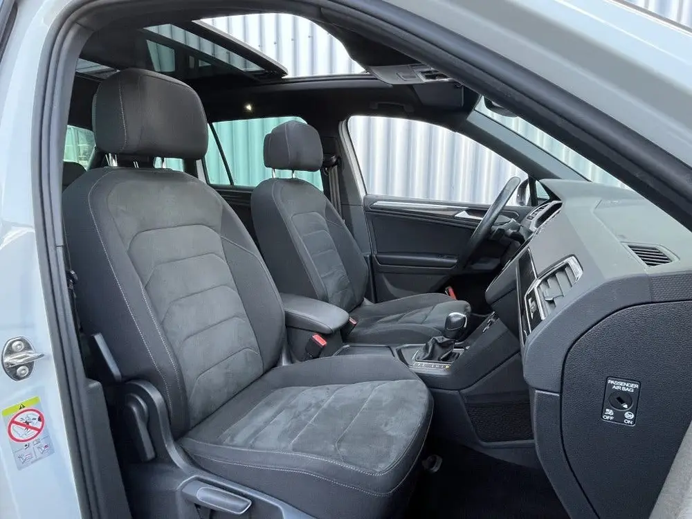 Volkswagen Tiguan 1.5 TSI Highline Business R | Panorama Dak uit 2020, foto 16
