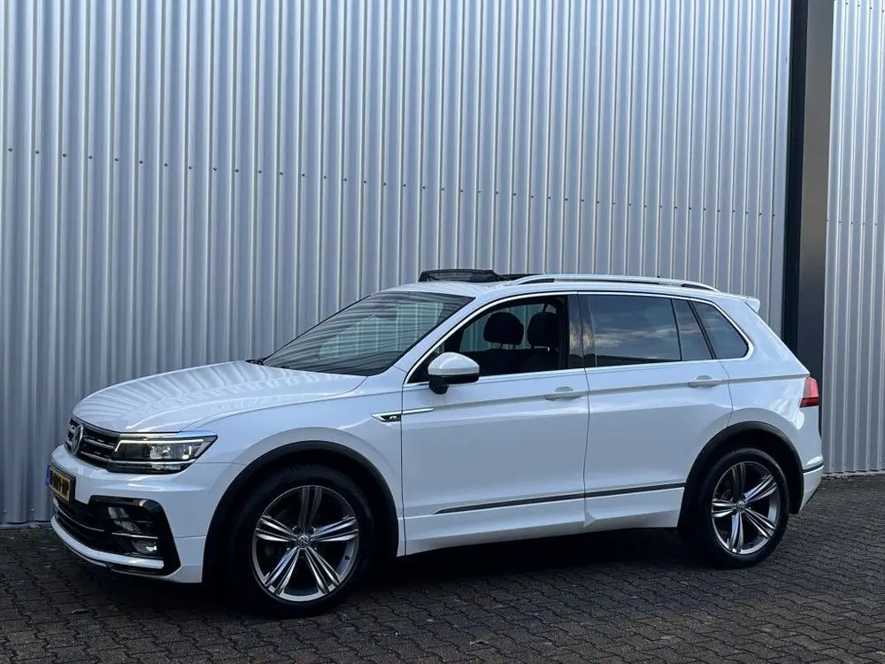 Volkswagen Tiguan 1.5 TSI Highline Business R | Panorama Dak uit 2020, foto 2