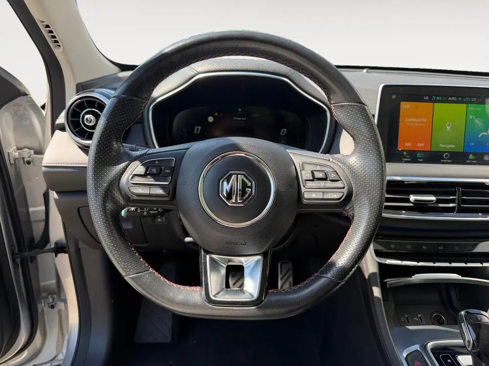 MG EHS 1.5 TGDI Luxury | Panoramadak | 360 camera | Cruise C uit 2022, foto 17