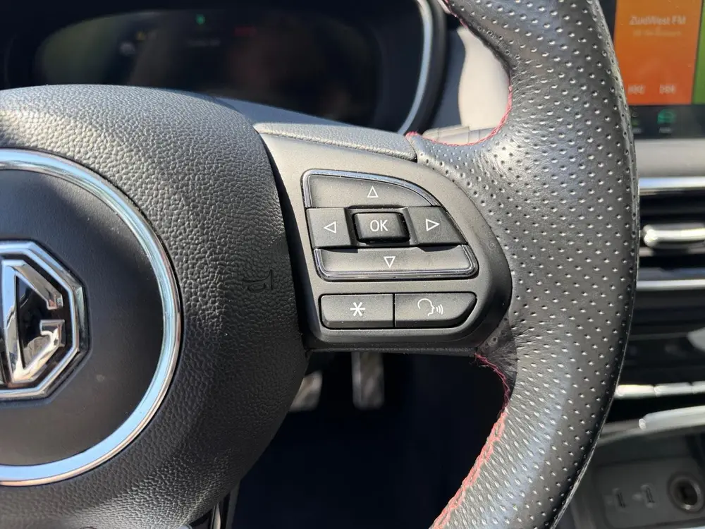 MG EHS 1.5 TGDI Luxury | Panoramadak | 360 camera | Cruise C uit 2022, foto 19