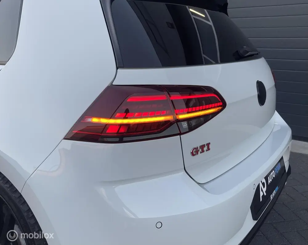 Volkswagen Golf 2.0 TSI GTI DSG Performance 245PK uit 2020, foto 17