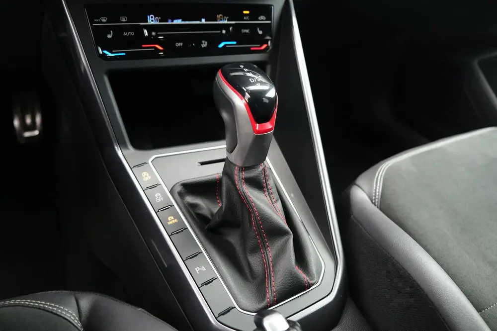 Volkswagen Polo 2.0 TSI GTI 207PK DSG Facelift Pano Alcantar uit 2023, foto 8