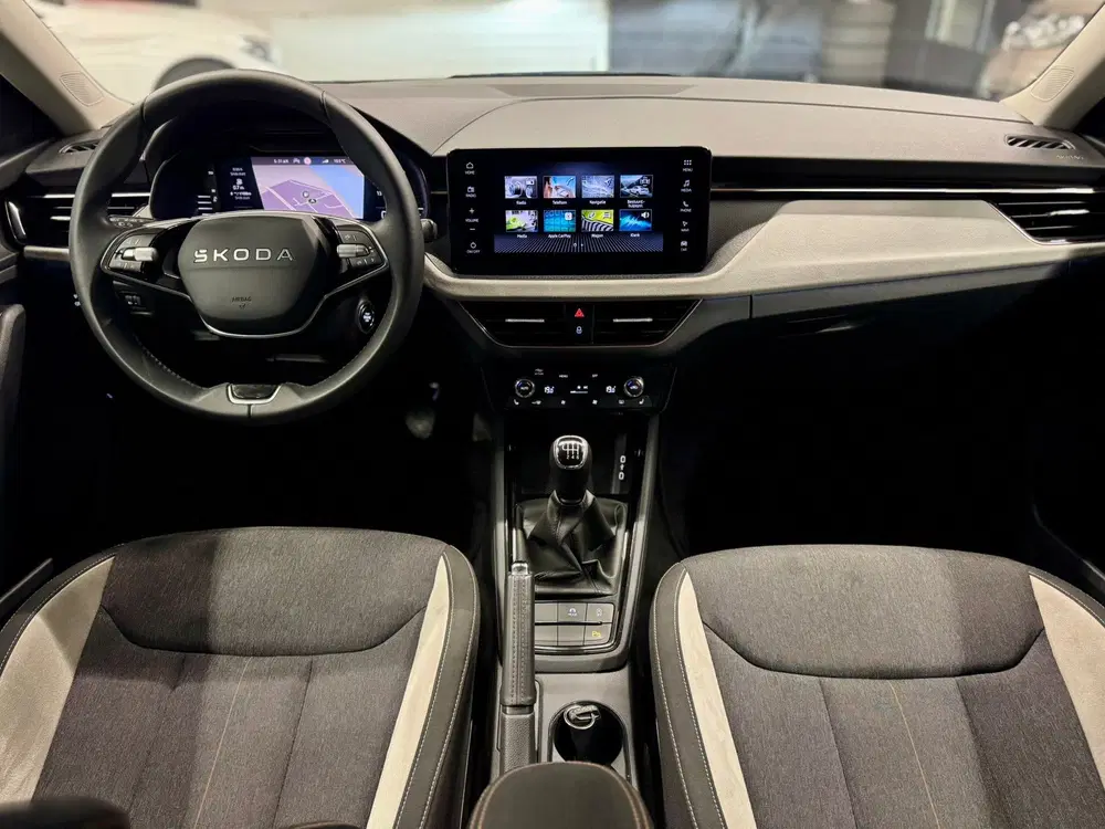 Skoda Kamiq 1.0 TSI Business Edition Carplay uit 2024, foto 19