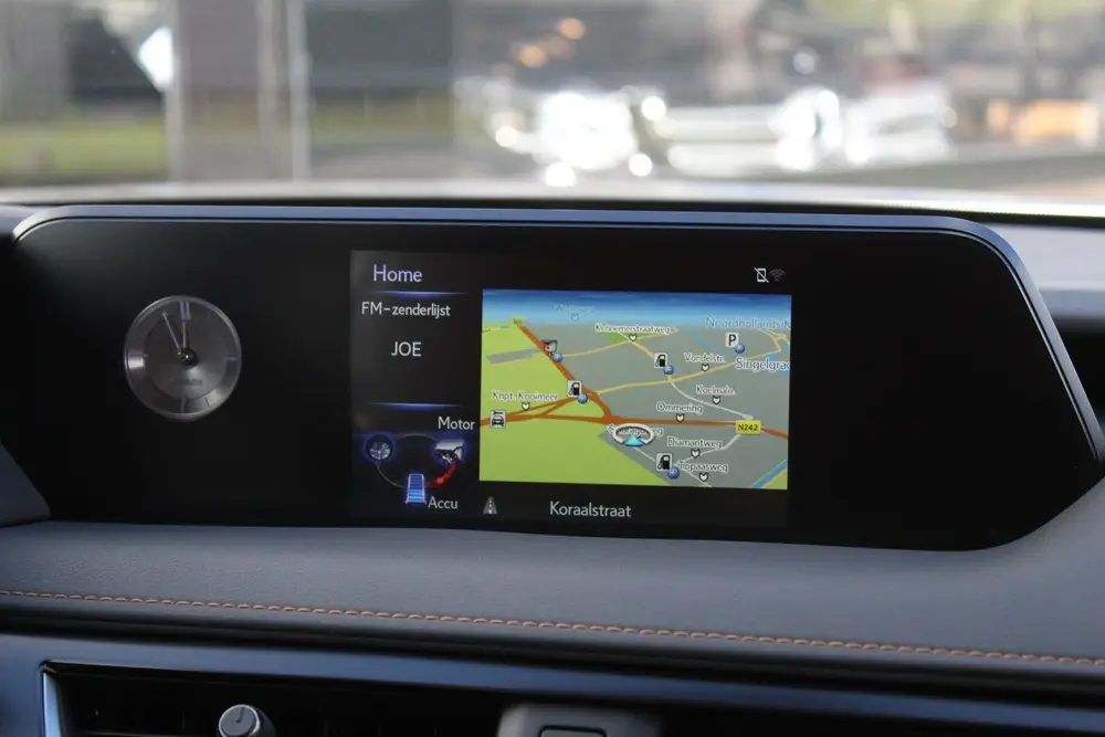 Lexus UX 250h Luxury Line / Carplay / Camera / Leer uit 2019, foto 14