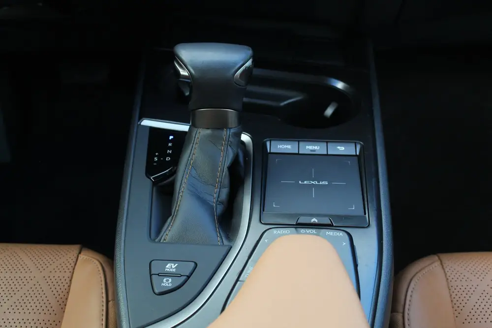 Lexus UX 250h Luxury Line / Carplay / Camera / Leer uit 2019, foto 15