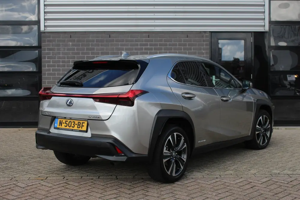 Lexus UX 250h Luxury Line / Carplay / Camera / Leer uit 2019, foto 3