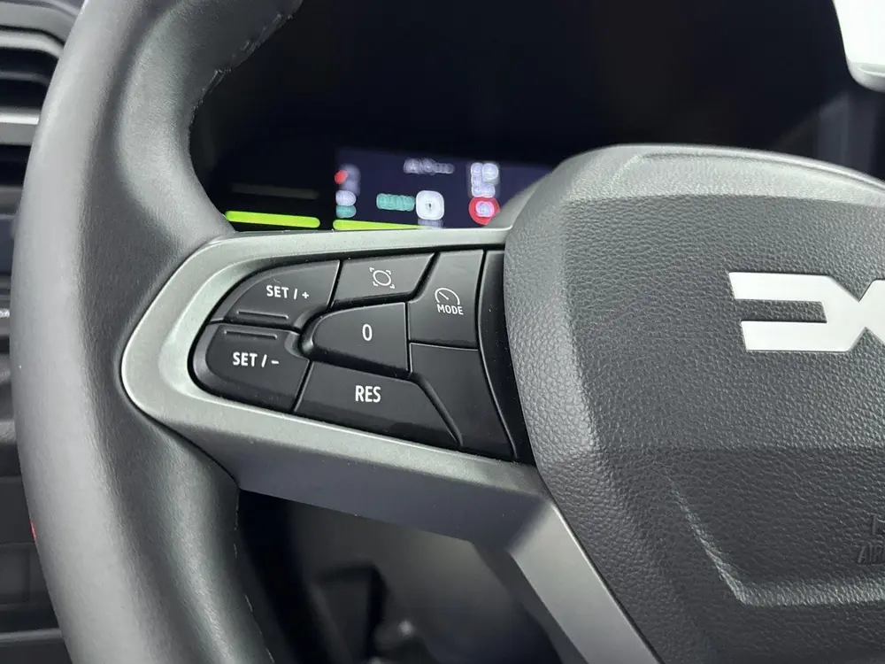 Dacia Duster 1.6 Hybrid Journey 140PK uit 2025, foto 6