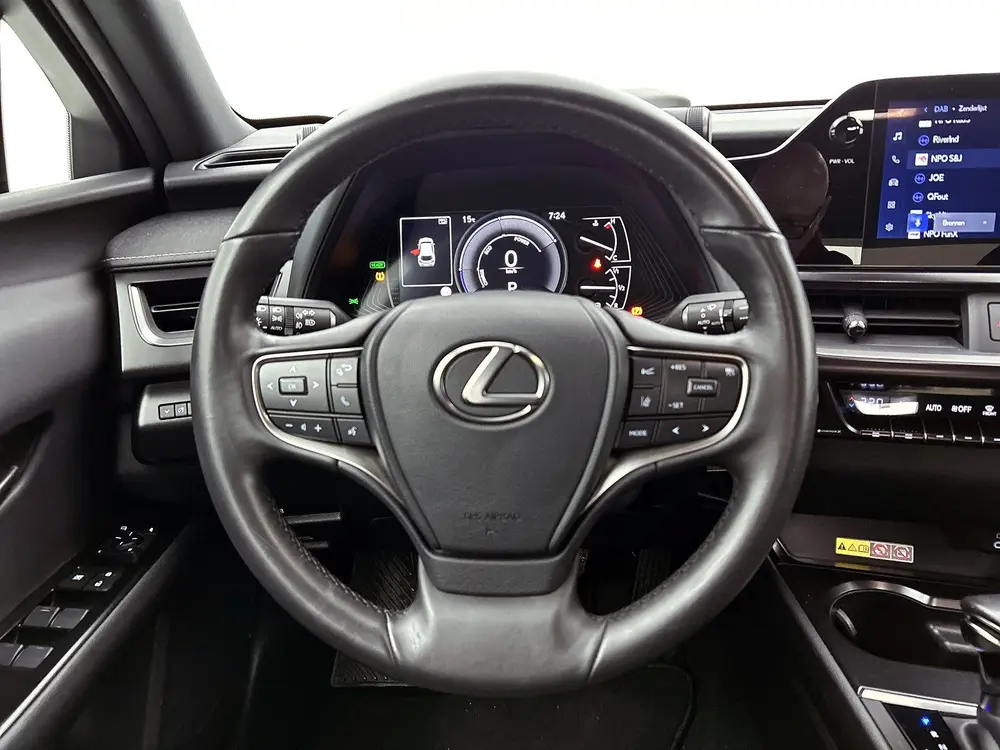 Lexus UX 250h Urban Line uit 2024, foto 18