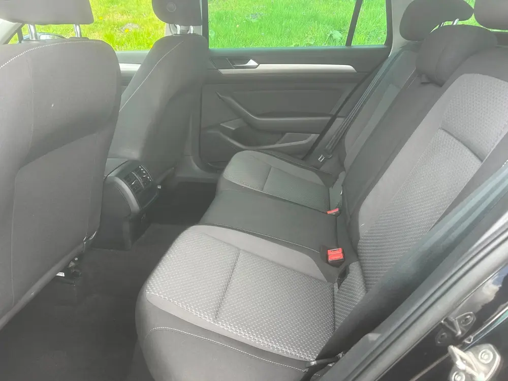 Volkswagen Passat Variant 2.0 TDI Business - Navi - Clima uit 2021, foto 16
