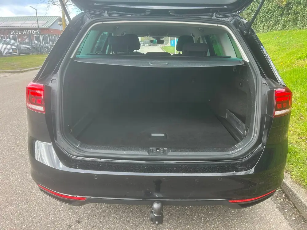 Volkswagen Passat Variant 2.0 TDI Business - Navi - Clima uit 2021, foto 18