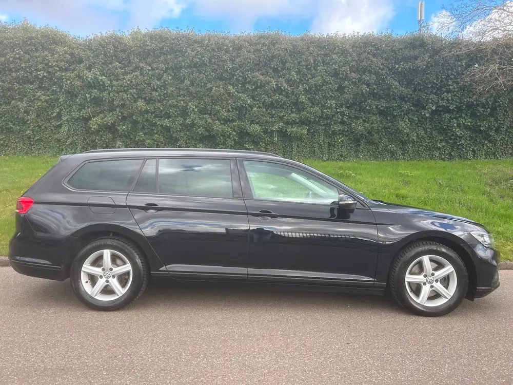 Volkswagen Passat Variant 2.0 TDI Business - Navi - Clima uit 2021, foto 2