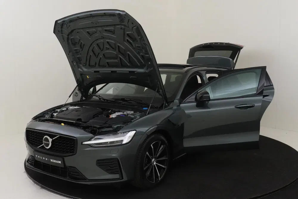 Volvo V60 T6 PLUG-IN HYBRID AWD ULTRA DARK -PANO.DAK uit 2026, foto 17