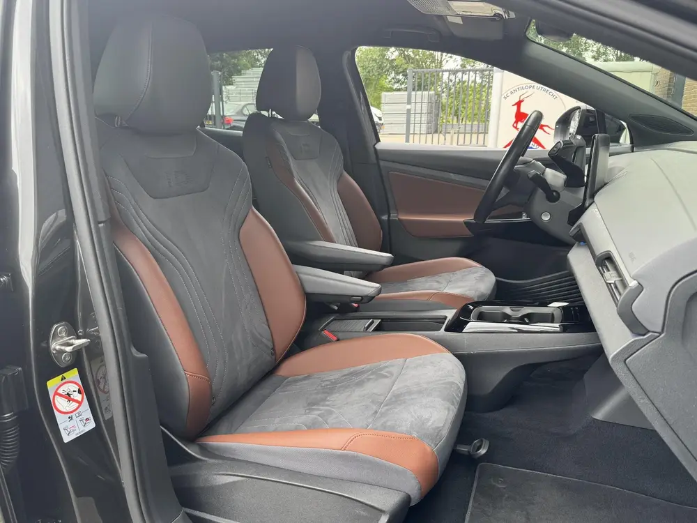 VOLKSWAGEN ID.4 FIRST 77 kWh (SOH 89%) I AUTOMAAT I TREKHAAK uit 2021, foto 10