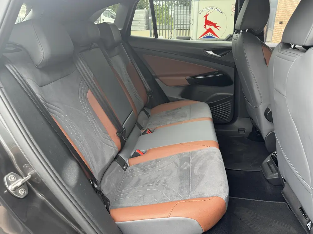 VOLKSWAGEN ID.4 FIRST 77 kWh (SOH 89%) I AUTOMAAT I TREKHAAK uit 2021, foto 12