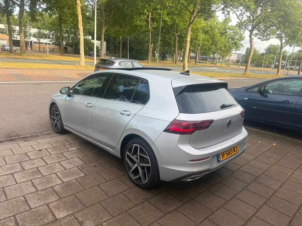 Volkswagen Golf 1.5 eTSI Style bj 2020 automaat pano uit 2020, foto 2