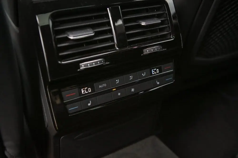 Volkswagen Touareg 3.0 TSi eHybr 4MR Ed R-line (bj 2025) uit 2025, foto 8
