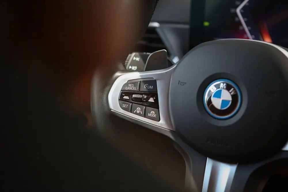 BMW 3-serie 3 Serie Touring 330e xDrive uit 2024, foto 11