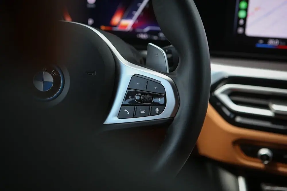 BMW 3-serie 3 Serie Touring 330e xDrive uit 2024, foto 12