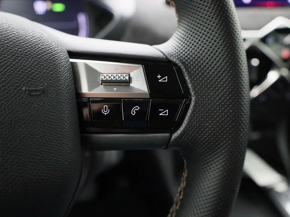 DS Automobiles DS 3 DS DS 3 E-Tense PERFORMANCE Line uit 2023, foto 17