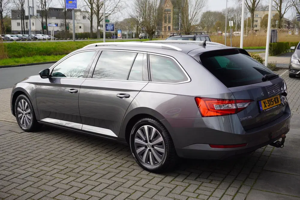 Skoda Superb 1.4 TSI iV Business Edition uit 2023, foto 7