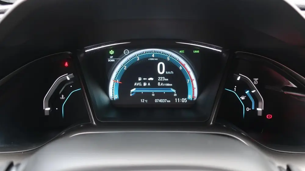 Honda Civic 1.0 i-VTEC Elegance / Achteruitrijcamera / Navi uit 2019, foto 12