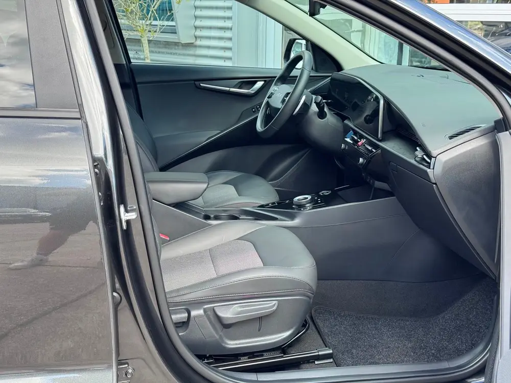 Kia Niro 1.6 GDi Hybrid DynamicLine Adaptieve Cruis uit 2022, foto 10