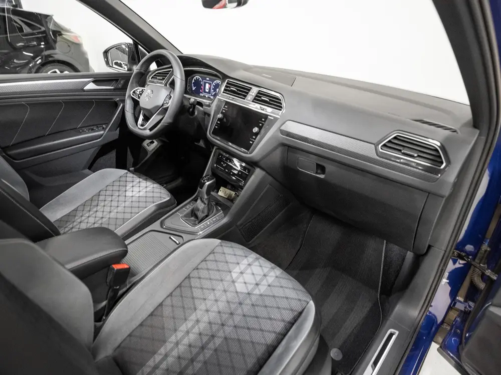 Volkswagen Tiguan 1.5 TSI R-Line Business+ Pano Keyless 360 uit 2021, foto 13