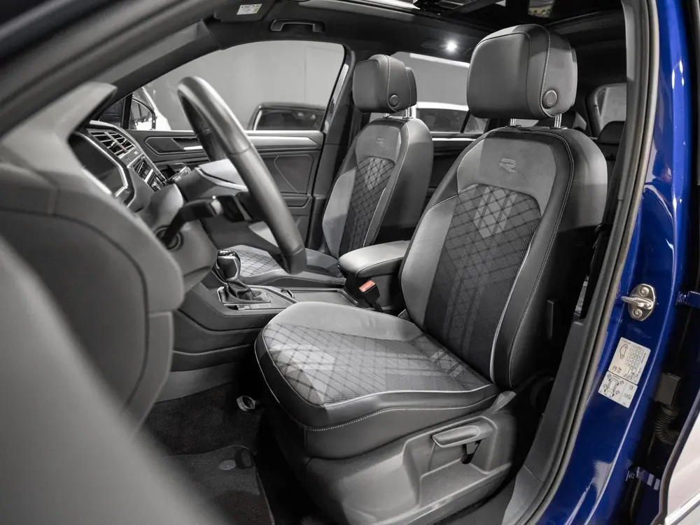 Volkswagen Tiguan 1.5 TSI R-Line Business+ Pano Keyless 360 uit 2021, foto 14