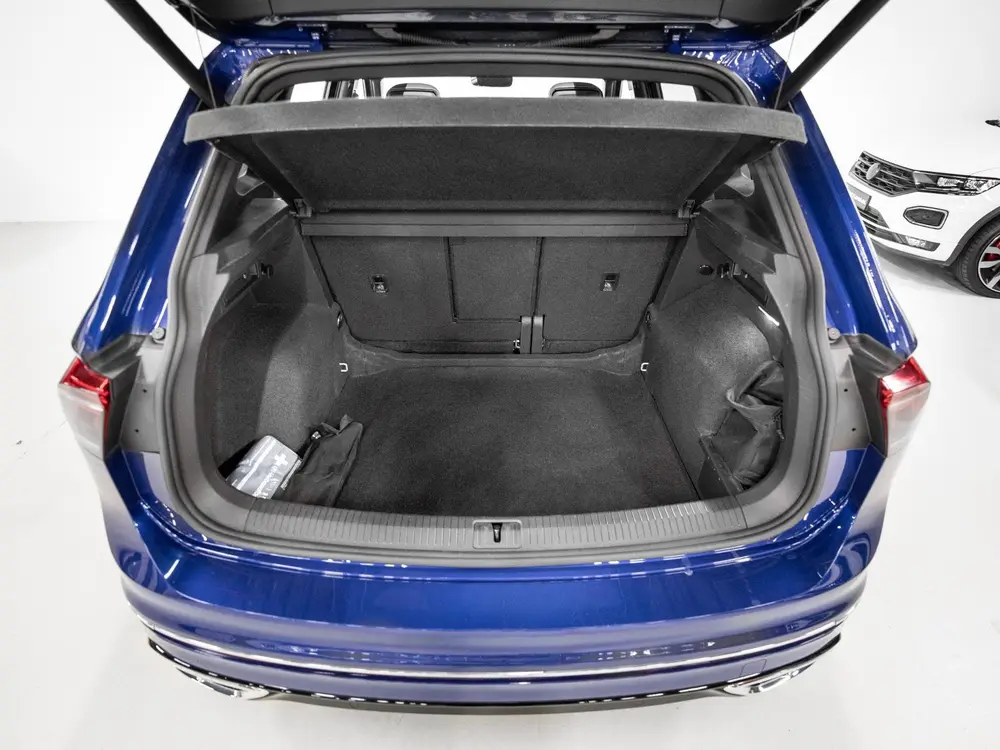 Volkswagen Tiguan 1.5 TSI R-Line Business+ Pano Keyless 360 uit 2021, foto 17