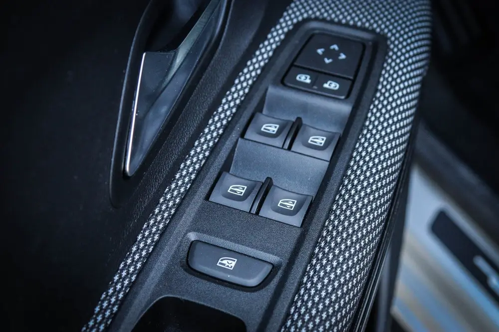 Dacia Jogger 1.0 TCe 100 Bi-Fuel Extreme 5p. Trekhaak uit 2022, foto 15