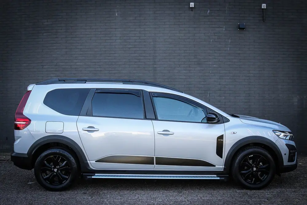 Dacia Jogger 1.0 TCe 100 Bi-Fuel Extreme 5p. Trekhaak uit 2022, foto 2