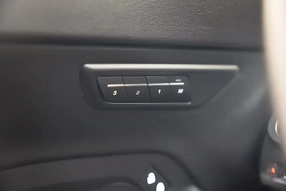 Jaguar E-Pace 1.5 P300e AWD R-Dynamic SE [ Panorama Stoelven uit 2023, foto 14