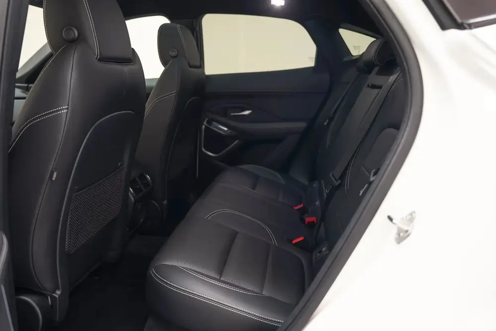 Jaguar E-Pace 1.5 P300e AWD R-Dynamic SE [ Panorama Stoelven uit 2023, foto 15