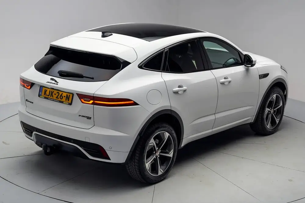 Jaguar E-Pace 1.5 P300e AWD R-Dynamic SE [ Panorama Stoelven uit 2023, foto 17