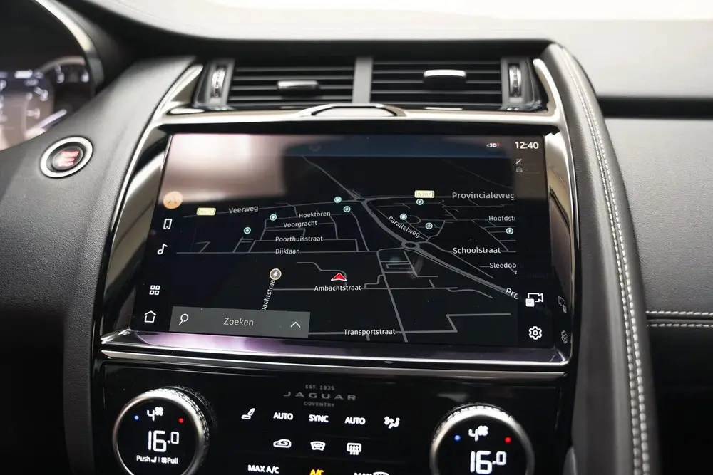 Jaguar E-Pace 1.5 P300e AWD R-Dynamic SE [ Panorama Stoelven uit 2023, foto 8