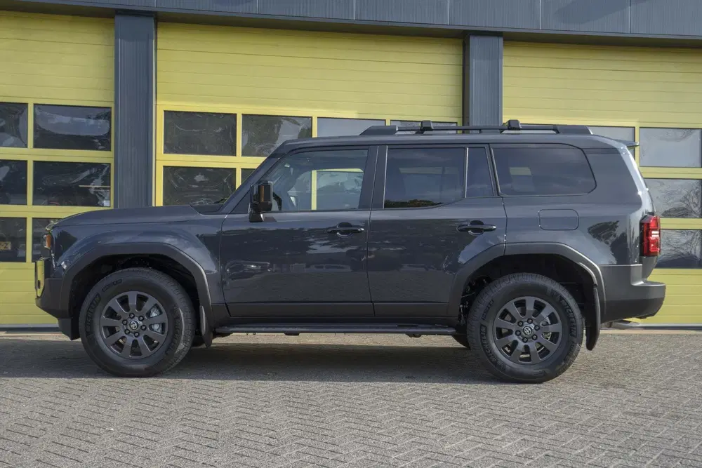 Toyota Land Cruiser Premium 2.4 Hybrid I-Force Max UNIEK uit 2025, foto 12