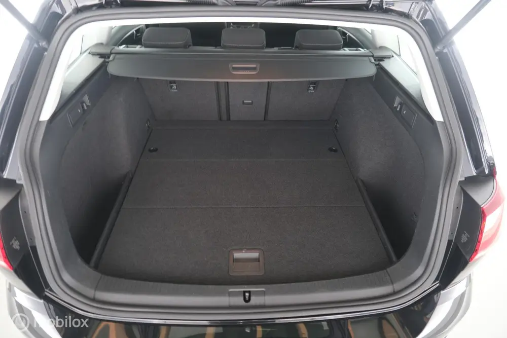 Volkswagen Golf 1.0 TSI Comfortline Business trekhaak|stoelv uit 2020, foto 20
