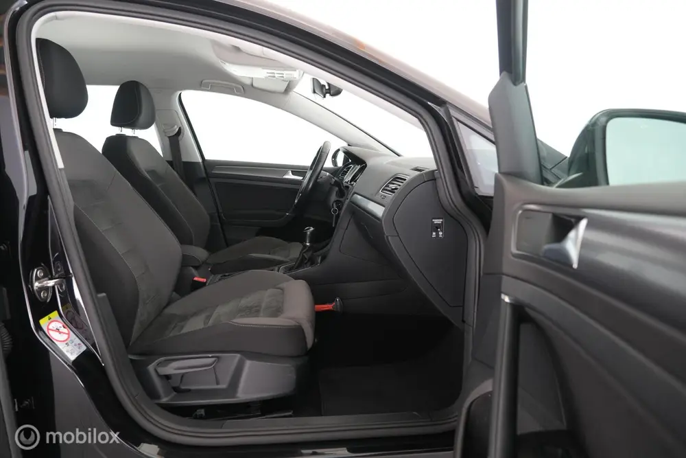 Volkswagen Golf 1.0 TSI Comfortline Business trekhaak|stoelv uit 2020, foto 9